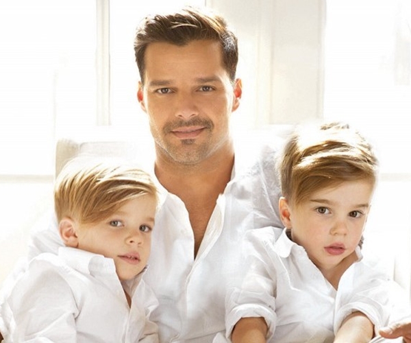 heres_how_ricky_martin_answered_his_sons_question_was_i_in_your_belly_1155221802.jpg_resized_600.jpg