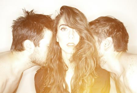 2 boys 1 girl 